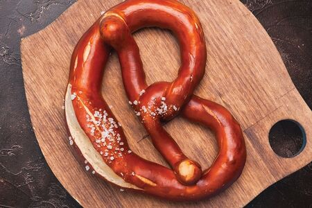 Чешский крендель с солью