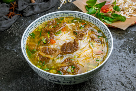 Суп Фо с говядиной в винном соусе Pho Bo Sot Vang
