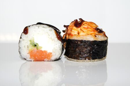 Запеченный ролл с лососем 8 шт