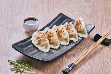 Гёдза с овощами и свининой