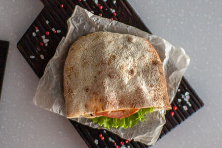 Пита с курицей гриль и овощами