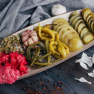 Букет из маринованных овощей
