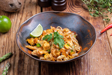 Пад Тай с курицей