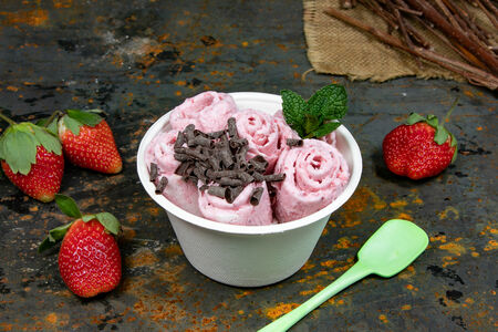 Мороженое Клубника-шоколад