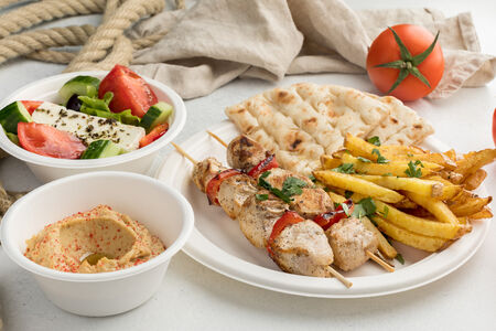 Грик микс с хумусом