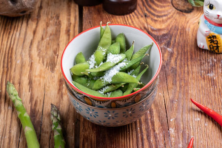 Бобы эдамаме с морской солью