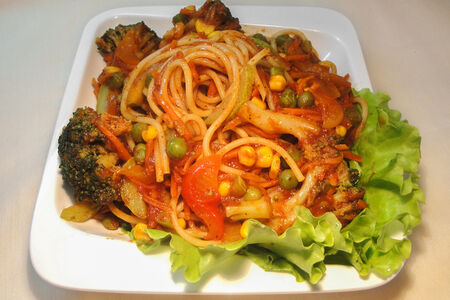 Спагетти с овощами