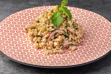 Куриный салат Ларб Кай