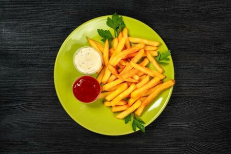 Картофель фри и 2 соуса