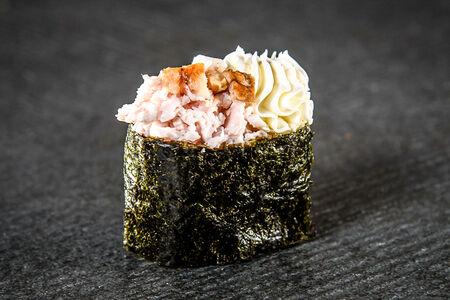 Гункан Курица с угрем