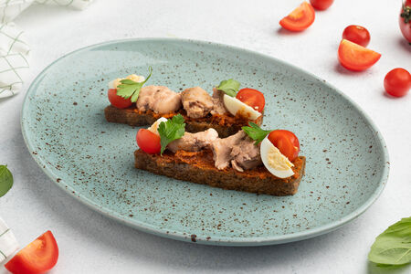 Тапас с печенью трески