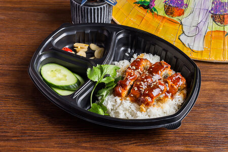 Рис с угрем