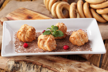 Профитроли с кремом