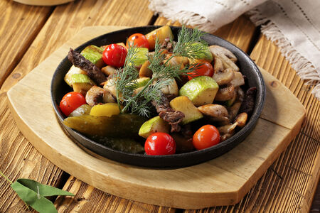 Жареха с вырезкой говяжьей и овощами