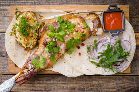 Запечённая лопатка ягнёнка