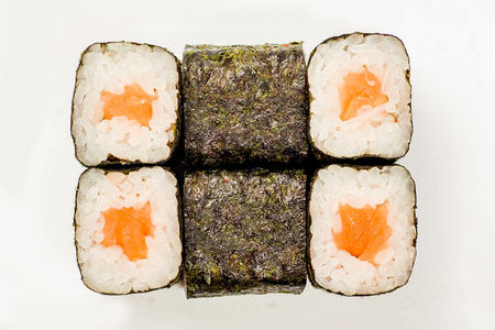 Мини-ролл с лососем