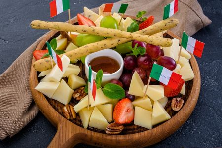 Ассорти итальянских сыров