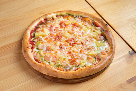 Пицца Креветки с ананасом