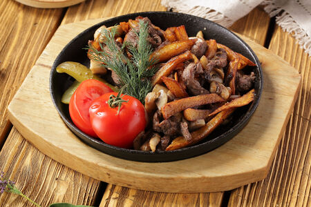 Жареха с говядиной и грибами