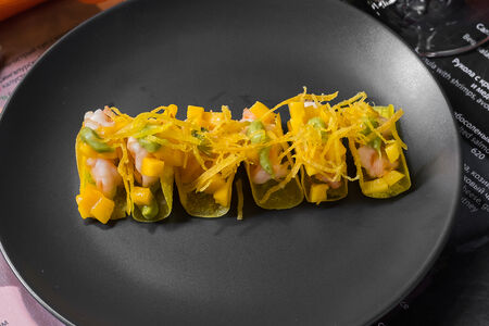 Мини-такос с креветкой