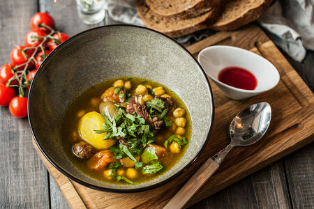 Пити с копчеными ребрышками ягненка