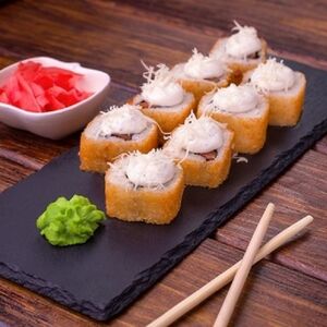 Ролл Горячий Цезарь с креветкой