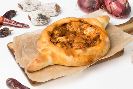 Хачапури по-аджарски с чахохбили