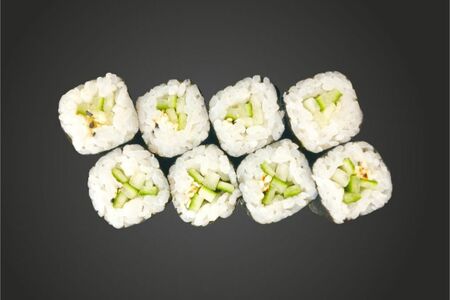 Ролл с огурцом