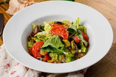 Салат с печеными овощами