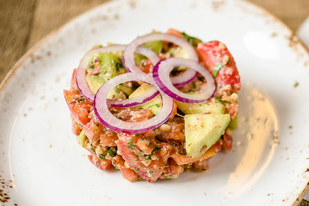 Салат по-грузински с орехами