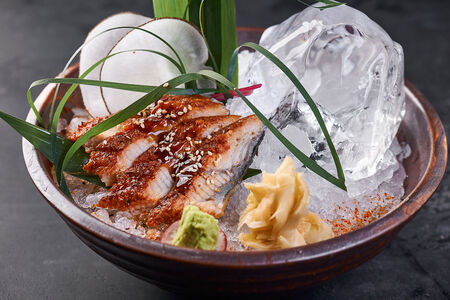 Сашими Угорь