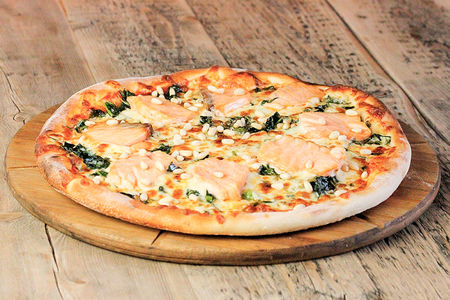 Пицца Лосось со шпинатом