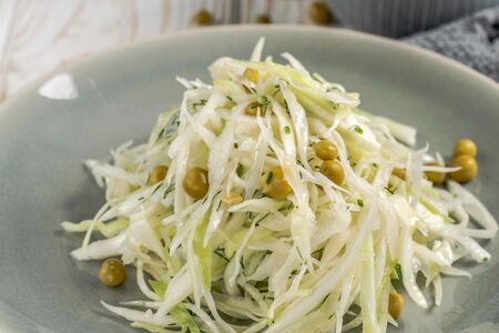 Салат Капуста с горошком