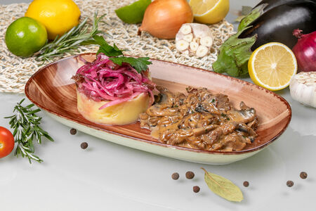 Бефстроганов с картофельным пюре