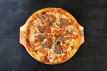 Пицца с ростбифом