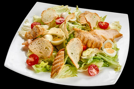 Салат Цезарь с курицей