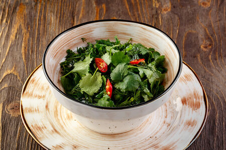 Салат из свежей зелени