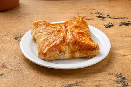 Самса с яблоком