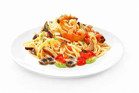 Спагетти с овощами гриль