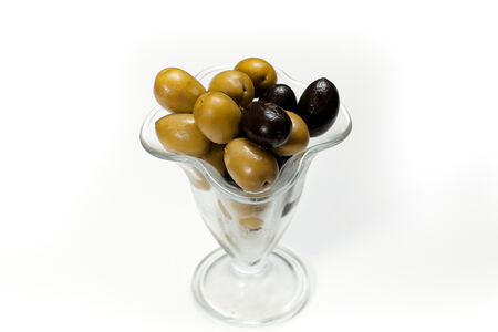 Оливки и маслины гигант