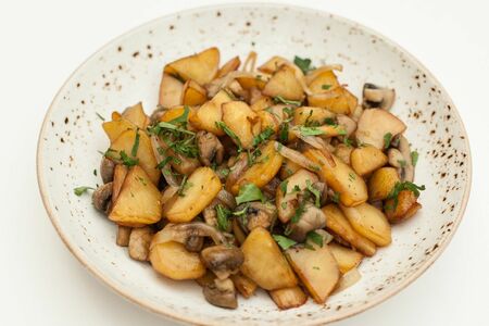 Картофель, жаренный с грибами