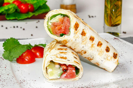 Ролл с лососем