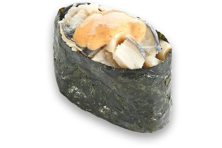 Гункан с острой маринованной скумбрией