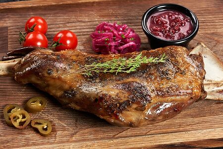 Запеченная баранья лопатка