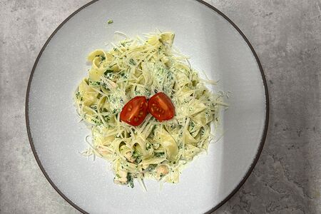 Паста с семгой и шпинатом