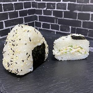 Онигири с курицей