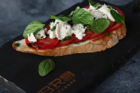 Брускетта Капрезе
