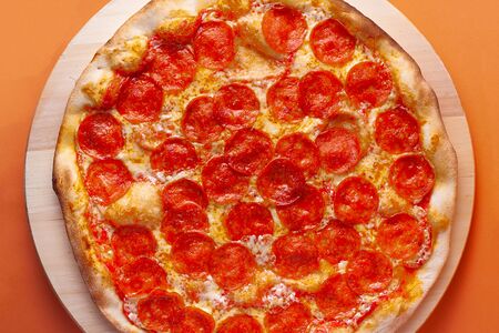 Пепперони на тонком тесте 