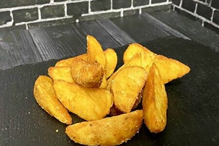 Картофельные дольки в кожуре