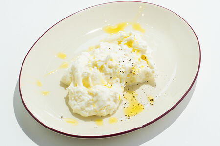 Страчателла с оливковым маслом и фокаччей